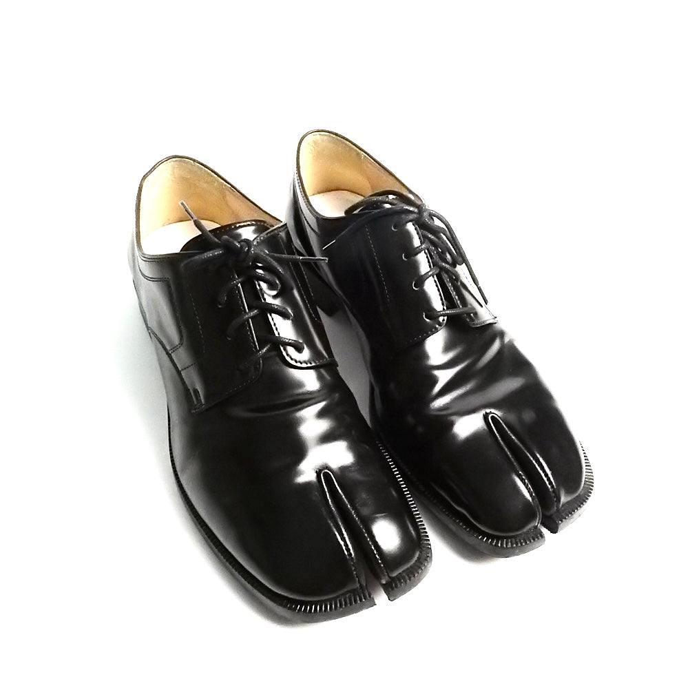 MAISON MARGIELA TABI LACE-UP DERBY
SHOES