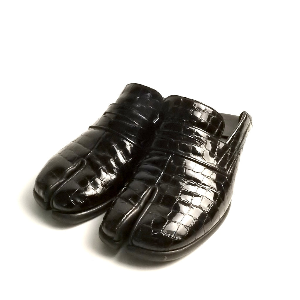 MAISON MARGIELA 22 BLACK CROC TABI LOAFERS