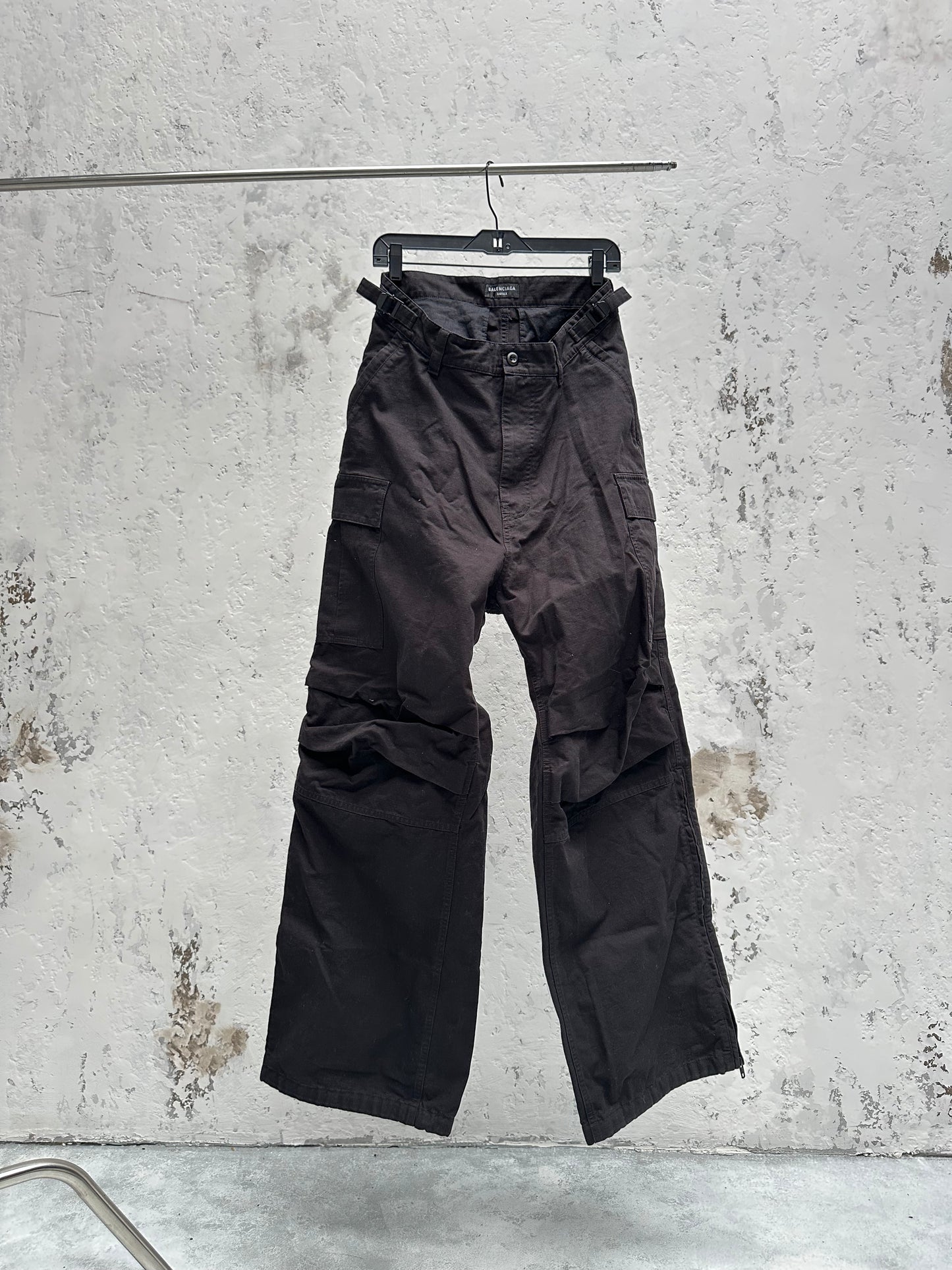 BALENCIAGA FW23 FLARED CARGO PANTS