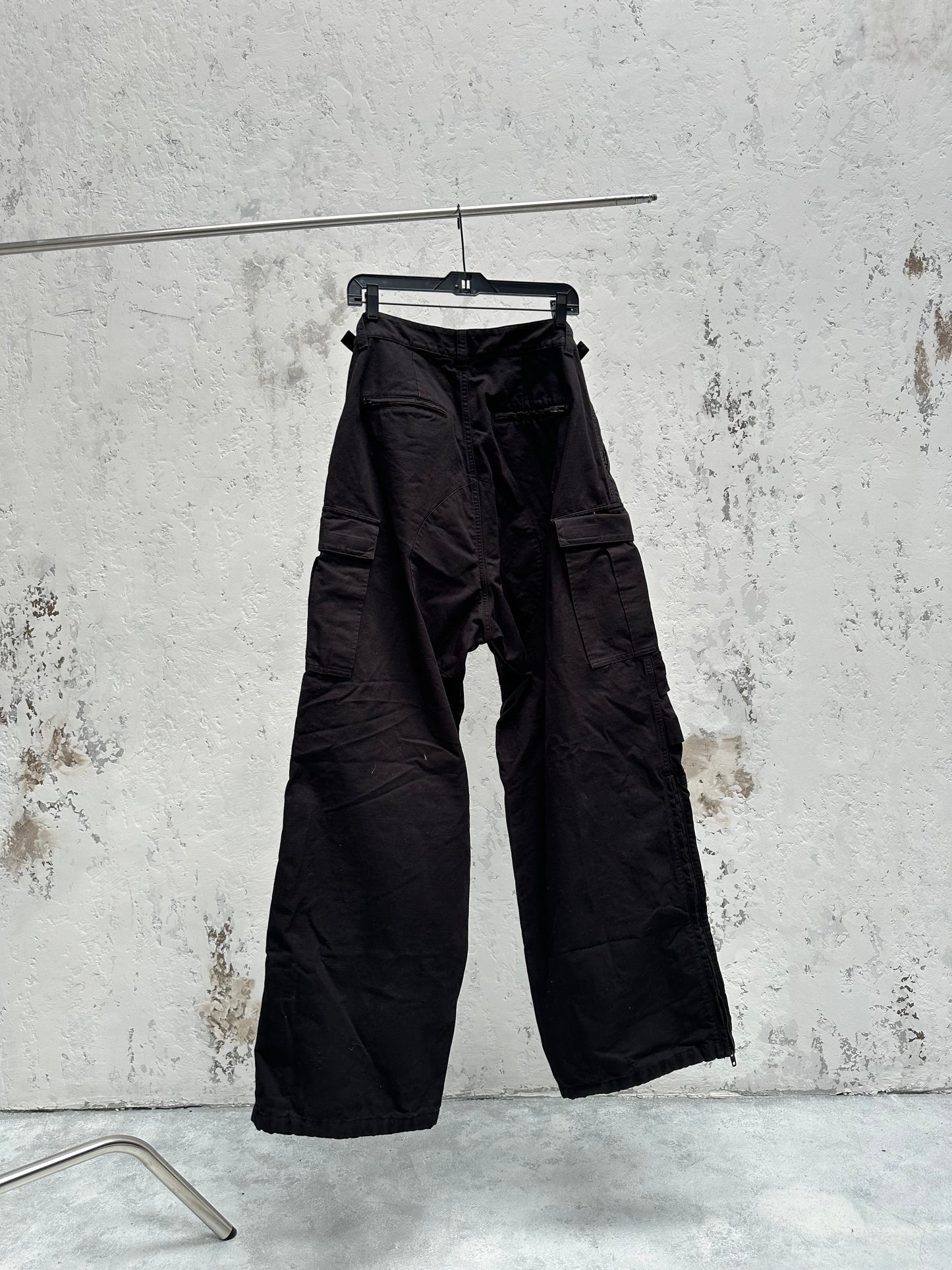 BALENCIAGA FW23 FLARED CARGO PANTS