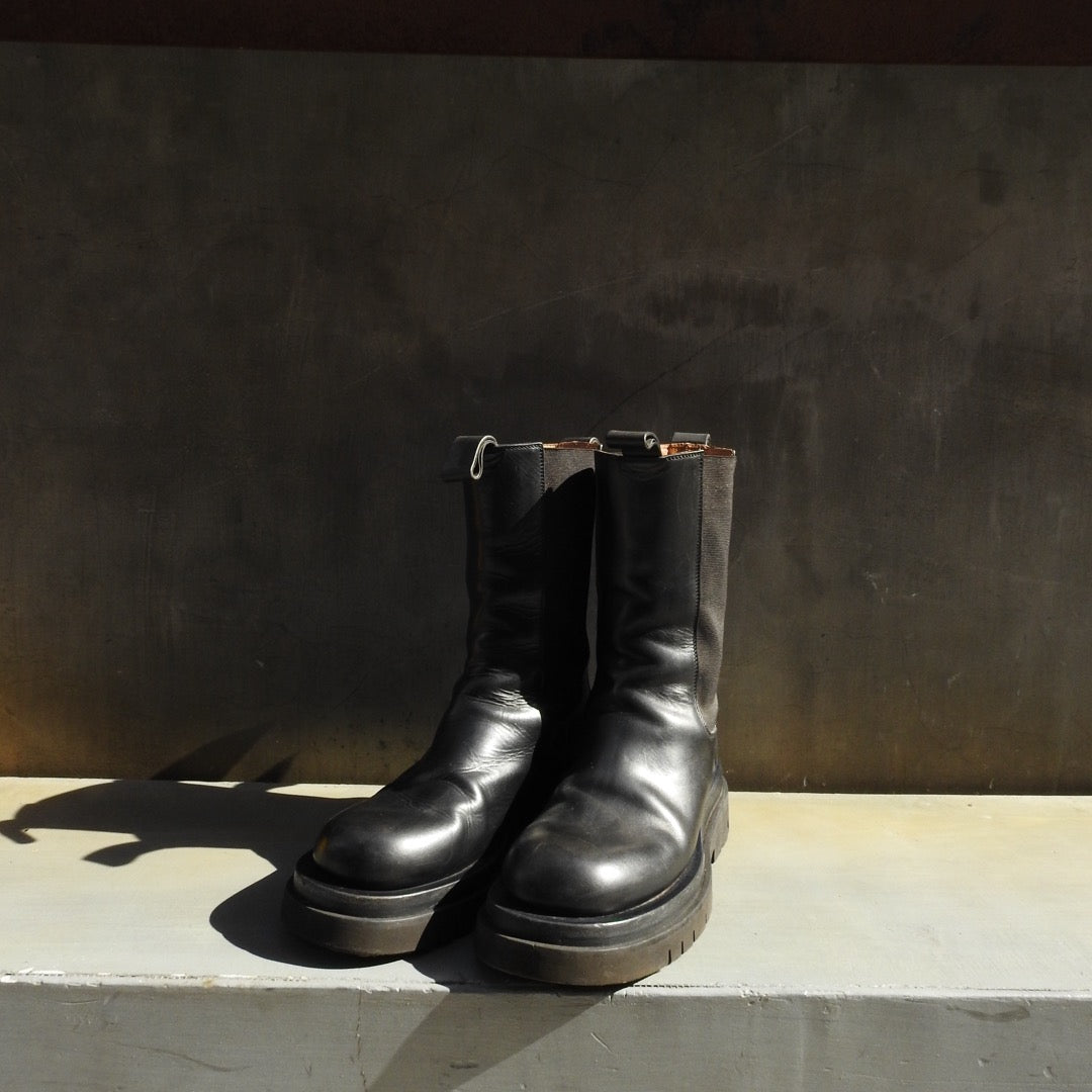 BOTTEGA VENETA BLACK LEATHER LUG BOOTS